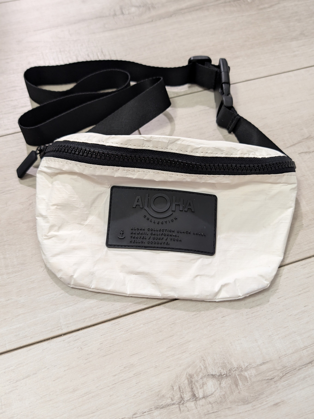 ALOHA Collection White and Black Belt Bag